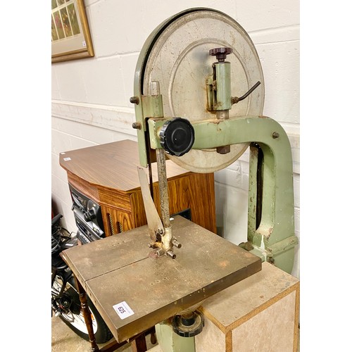 686 - Table top bandsaw