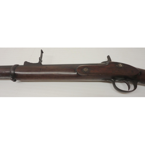 408 - 19th century Tower musket with percussion cap movement, marked 'Tower 1860' with VR crown cypher, br... 