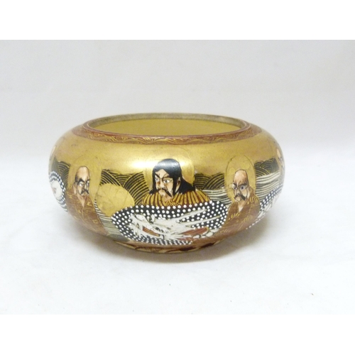 367 - Japanese Satsuma bowl, Meiji period (1868 - 1912), with relief immortals between dragons, glazed in ... 