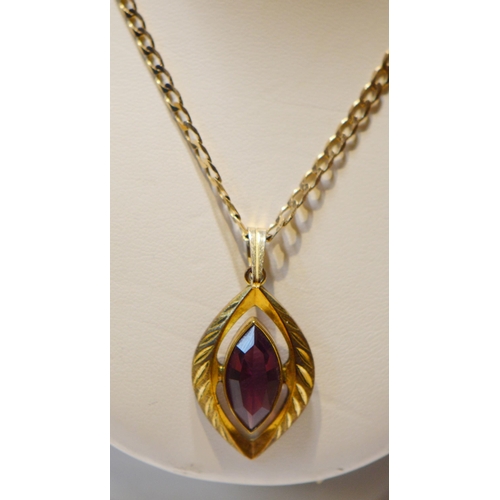 165 - Paste pendant on 9ct gold trace necklet, 5g gross.