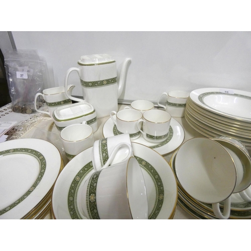 32 - Royal Doulton Rondelay pattern dinner service.