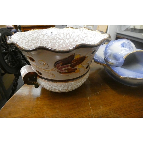 47 - Blue and white chamber set, a floral decorated chamber pot and a twin handled jardinière.