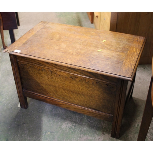 747 - Early 20th century oak blanket box, 76cm wide.