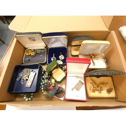 157 - Large box of costume jewellery.