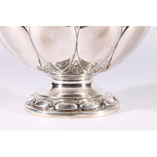 23 - Edwardian silver pedestal rose bowl, the body with embossed egg and dart decoration raised on round ... 