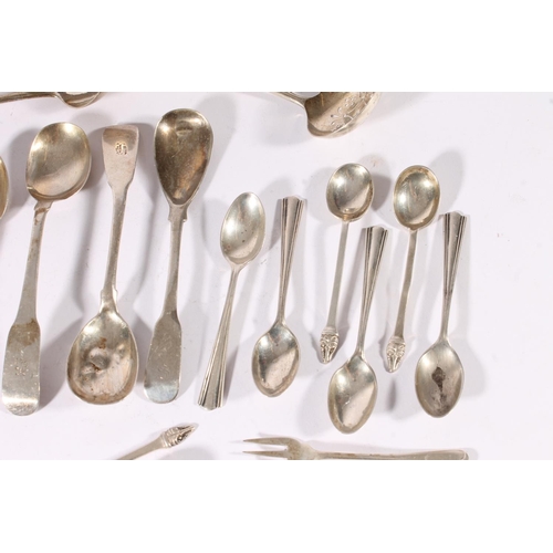 79 - Pair of Georgian silver toddy ladles hallmarked for William & Patrick Cunningham, Edinburgh 1801... 