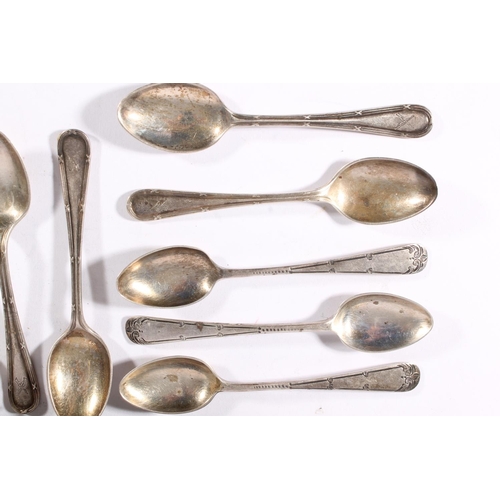 82 - Cased set of six silver rattail teaspoons and matching sugar tongs, hallmarked for 'W&G', Sheffi... 