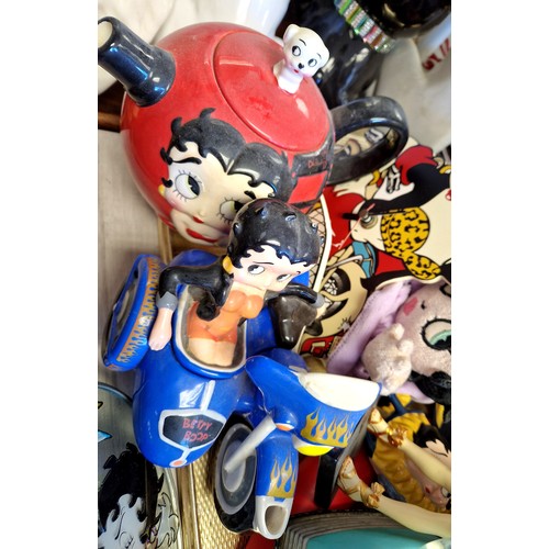 321 - Collection of Betty Boop memorabilia to include figurines, teapots, clock, etc