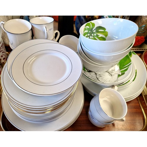 337 - Dunelm part breakfast set, six New Decade by Noritake cups and some Tenshan plates, etc