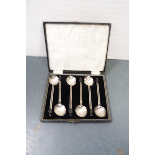 114 - Set of six plated fish knives and forks, set of six EP coffee spoons with bean terminals and a set o... 