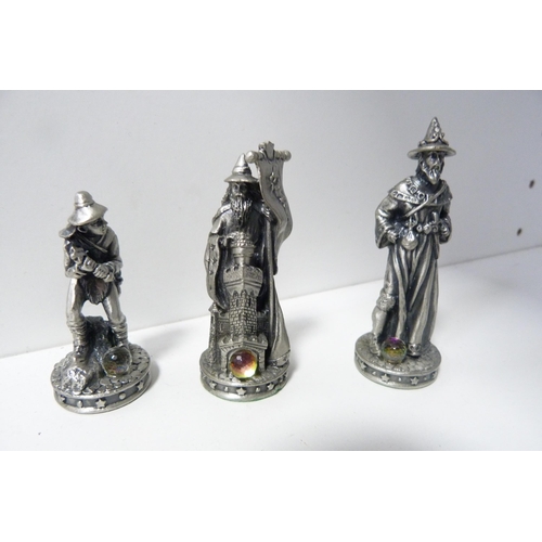 164 - Tudor Mint Wizards and Dragons chess set with board, 2002 (one shelf).