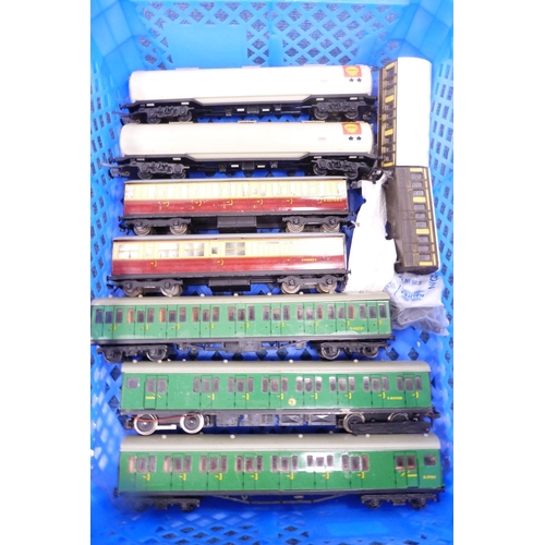 17 - Two cartons containing two 00 gauge models of Flying Scotsman 60103, coaches, track, tankers, rollin... 