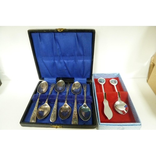 172 - Plated flatware to include tablespoons, cased pair of preserve spoons with mother of pearl handles, ... 