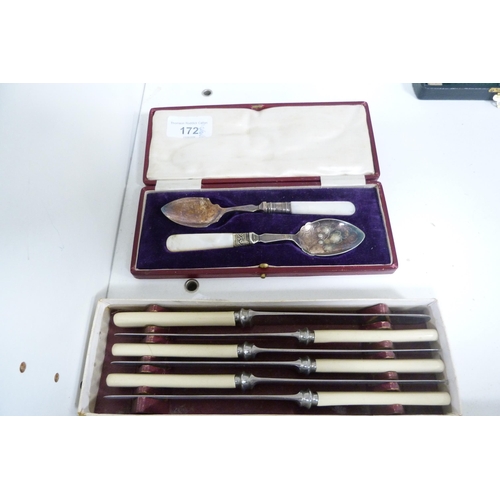 172 - Plated flatware to include tablespoons, cased pair of preserve spoons with mother of pearl handles, ... 