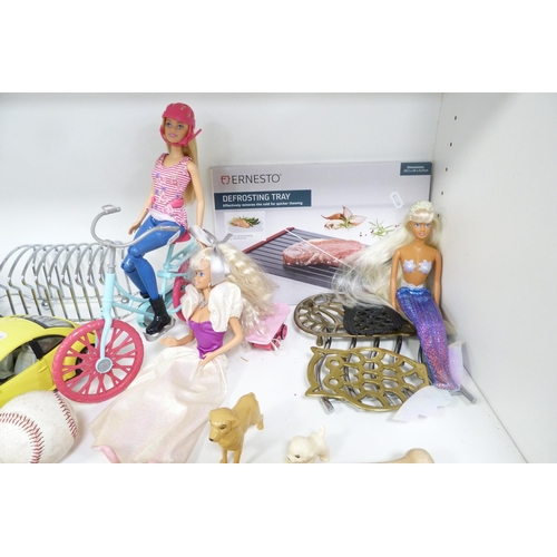 181 - Barbie dolls, 'The Slugger' baseball bat and ball, Burago model cars, toast rack, pair of elephant o... 