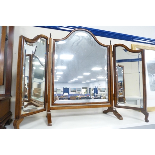 188 - Mahogany dressing table mirror and a tri-plate dressing mirror.  (2)