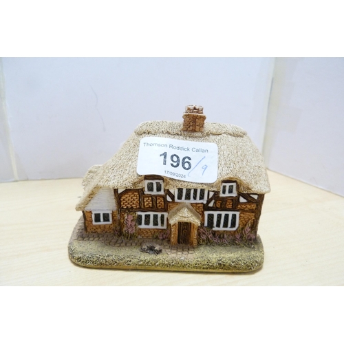 196 - Group of model thatched cottages and buildings, to include examples by Lilliput Lane. (9)