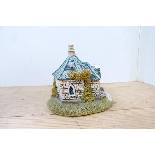 200 - Collection of model thatched cottages and buildings, mostly by Lilliput Lane.  (15)