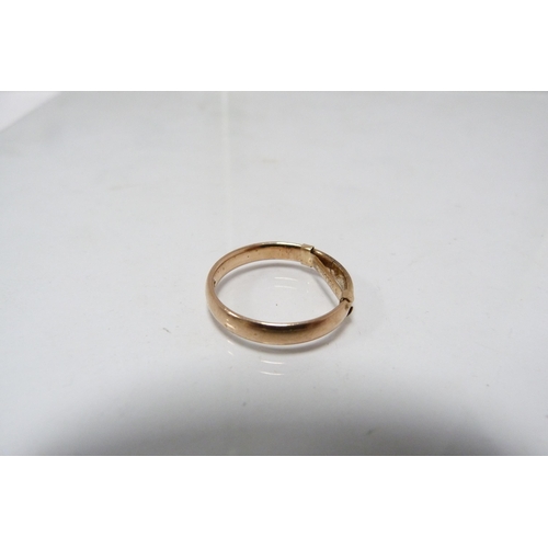 286 - 9ct gold lady's band ring, 2.9g.