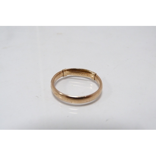 286 - 9ct gold lady's band ring, 2.9g.