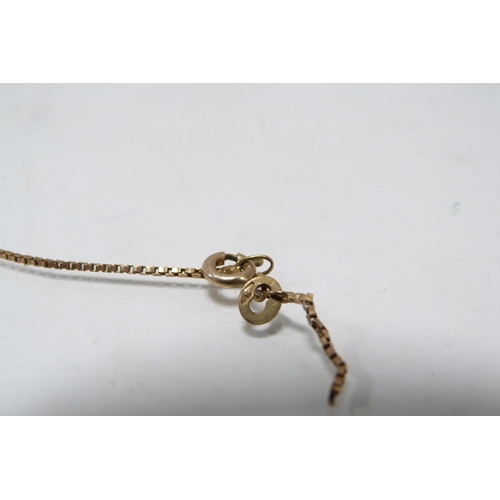 289 - 9ct gold lady's chain, 2.8g.