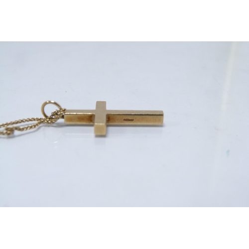 291 - 9ct gold cross pendant on 9ct gold lady's chain, 5.9g gross.