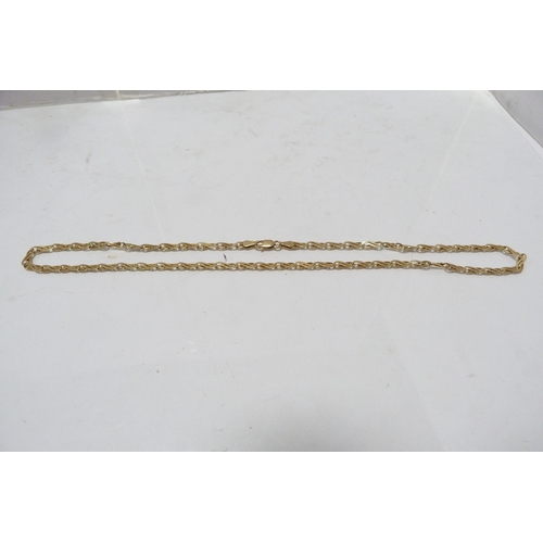 298 - 9ct gold lady's chain, 8g.