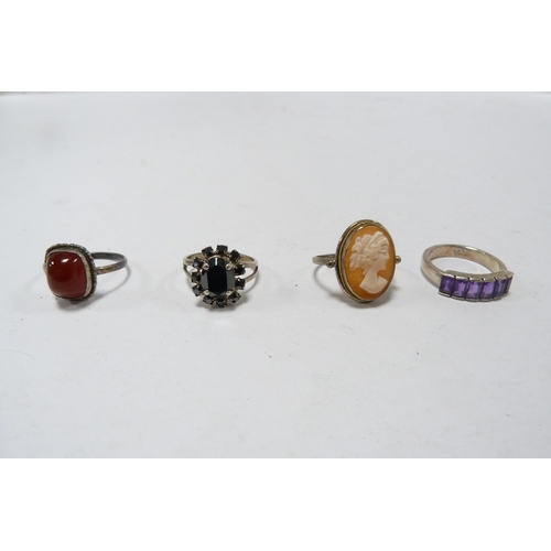 307 - Group of decorative jewellery, mainly white metal, to include an agate pendant, cameo ring, other ri... 