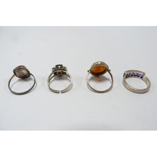 307 - Group of decorative jewellery, mainly white metal, to include an agate pendant, cameo ring, other ri... 