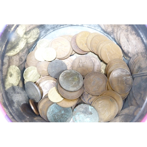 319 - Tin of miscellaneous coinage to include Victorian and Edwardian copper pennies, later copper coinage... 