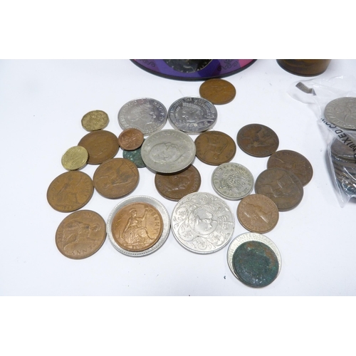 319 - Tin of miscellaneous coinage to include Victorian and Edwardian copper pennies, later copper coinage... 