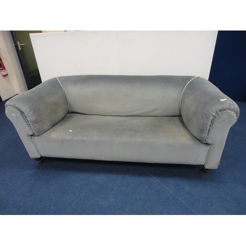 327 - Chesterfield sofa upholstered in blue.