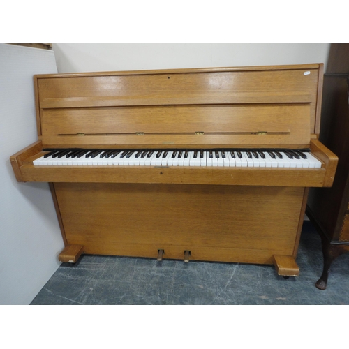 333 - Lindner cottage-style piano.