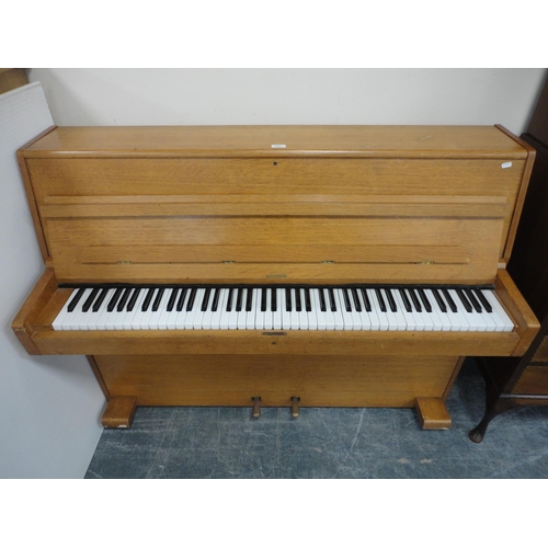 333 - Lindner cottage-style piano.