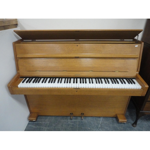 333 - Lindner cottage-style piano.