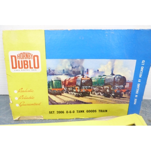 34 - Hornby Dublo two-rail 0-6-0 tank goods electric train set, 2006, rolling stock, Tri-ang grain wagon,... 