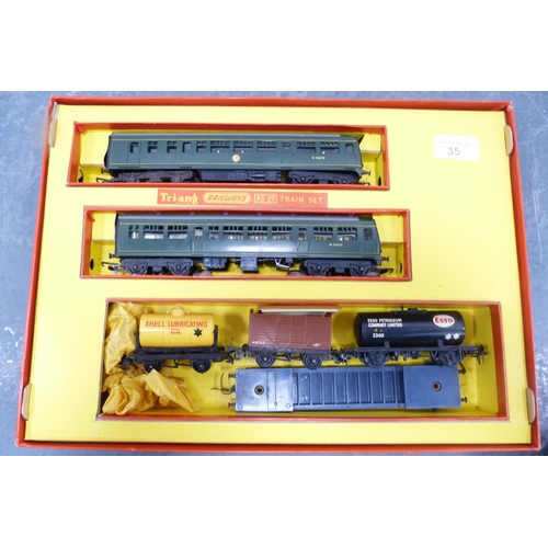 35 - Tri-ang 00 gauge Electric Model Railway, RS.27, in original box.