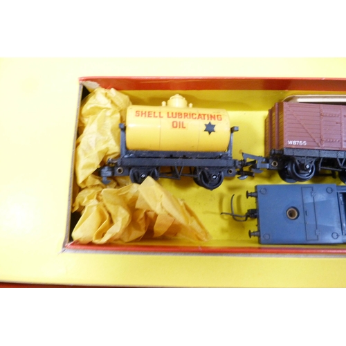 35 - Tri-ang 00 gauge Electric Model Railway, RS.27, in original box.