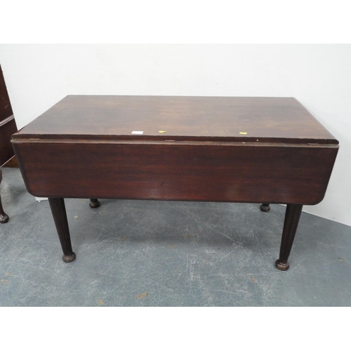 375 - Antique mahogany Pembroke table.