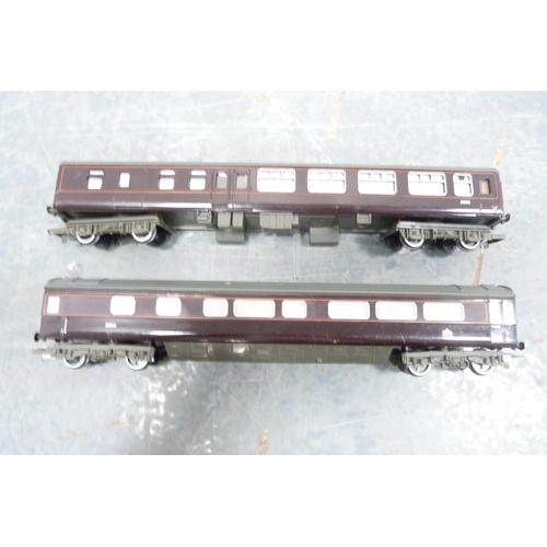 43 - Eight Hornby 00 gauge scale models to include four R.459 Mk 2 BR Royal Train brake coaches, two R.45... 