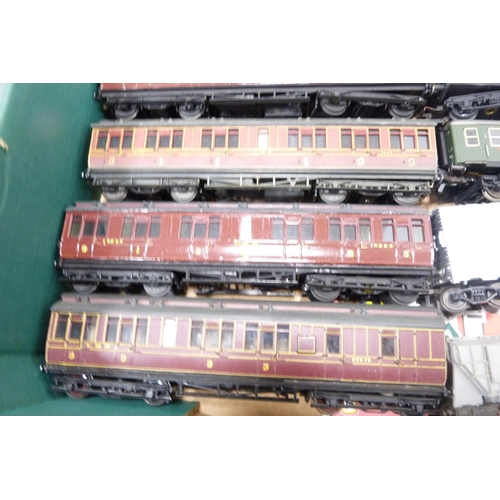 46 - Carton containing mainly 00 gauge coaches, locomotives, wagons, boxed Lima L2672 class 92001 locomot... 