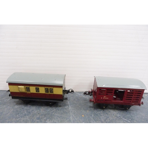 48 - Hornby wagons, 92158 locomotive with tender, 45541 locomotive with tender, boxed R.311 LMS Patriot c... 