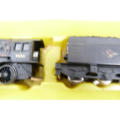 48 - Hornby wagons, 92158 locomotive with tender, 45541 locomotive with tender, boxed R.311 LMS Patriot c... 