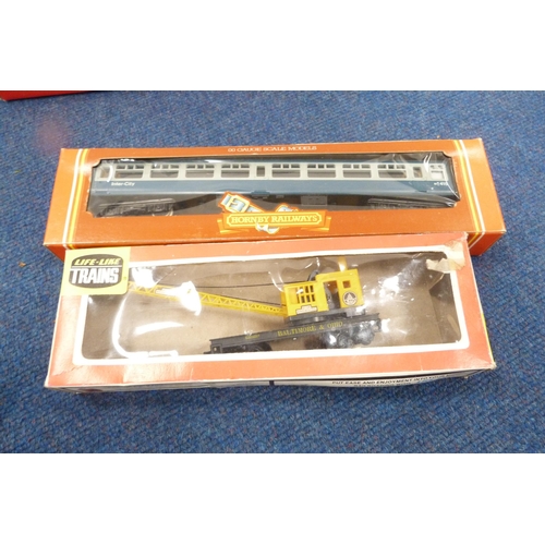 8 - Carton containing 00 gauge models, mainly Tri-ang and Hornby, to include a boxed R.921 Intercity Mk ... 