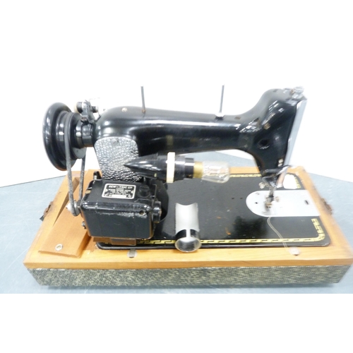 84 - Pfaff sewing machine, model 30, cased.