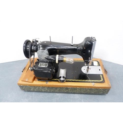 84 - Pfaff sewing machine, model 30, cased.