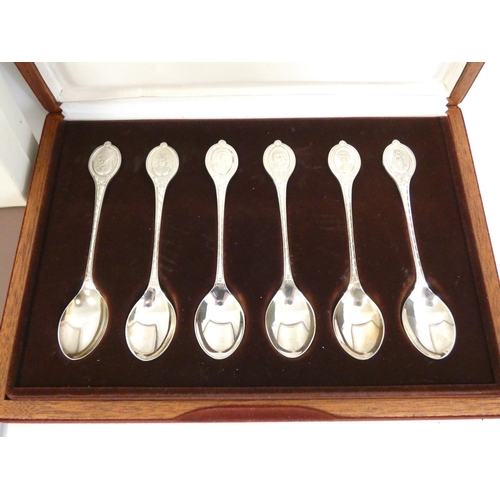 14 - Set of six silver spoons 'Sovereign Queen' in a case,152g.