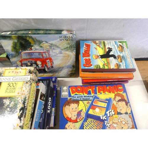 279 - Jigsaws, children's annuals etc.