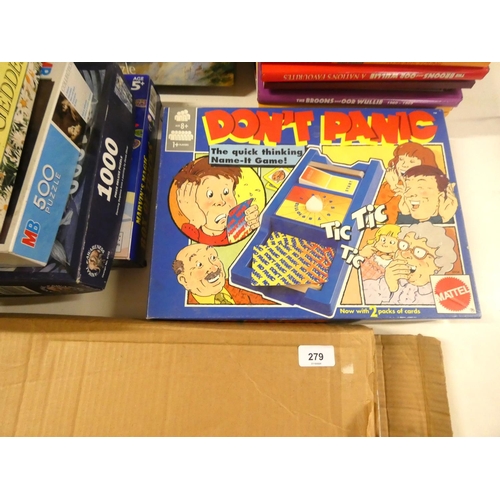 279 - Jigsaws, children's annuals etc.