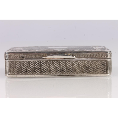 106 - Russian 84 zlotnik grade silver niello snuff box, the top and bottom surface decorated with engine t... 